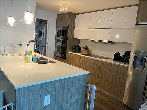 2nd image of 600 NE 27th St APT 1103