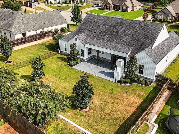 3rd image of 1227 Colt Ln
