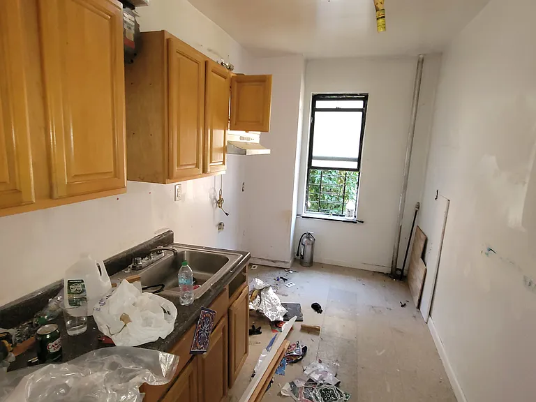 2387 Morris Ave #2A — Photo 8