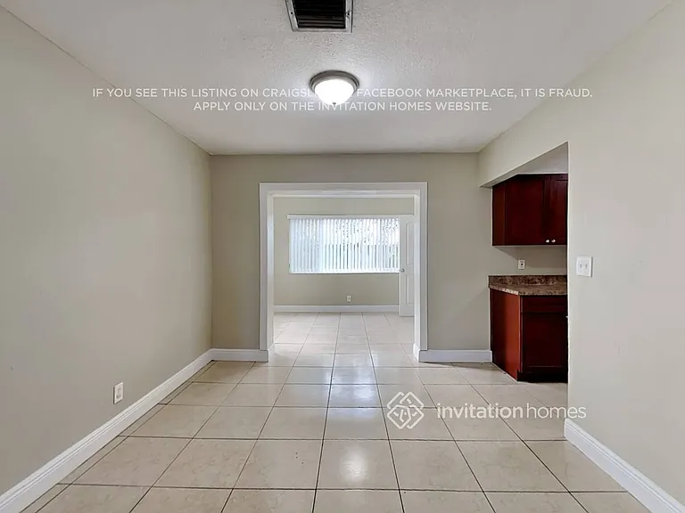 2021 SW 64th Ave — Photo 6
