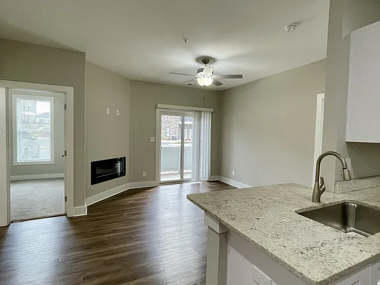 325 English Commons Dr — Photo 5
