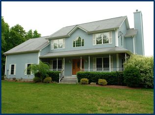 47 Whipple Rd, Glocester, RI 02814