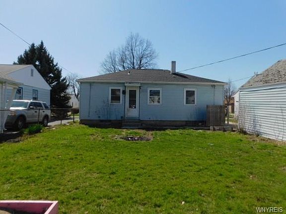 2nd image of 757 Loretta St