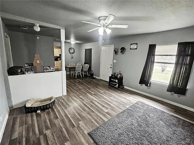 205 N Rusk St — Photo 10