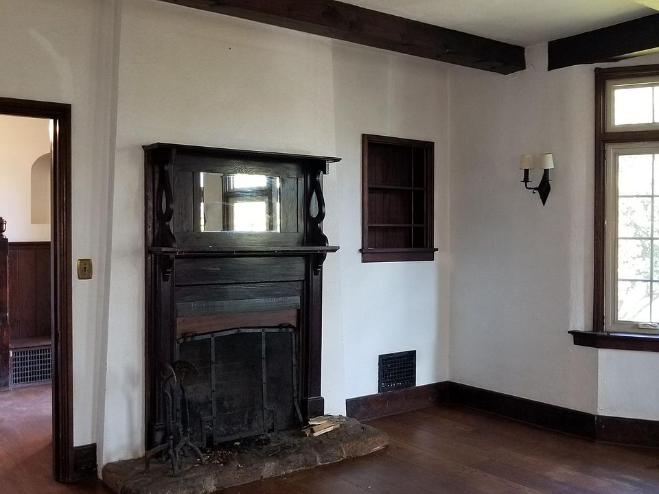Living room with fireplace