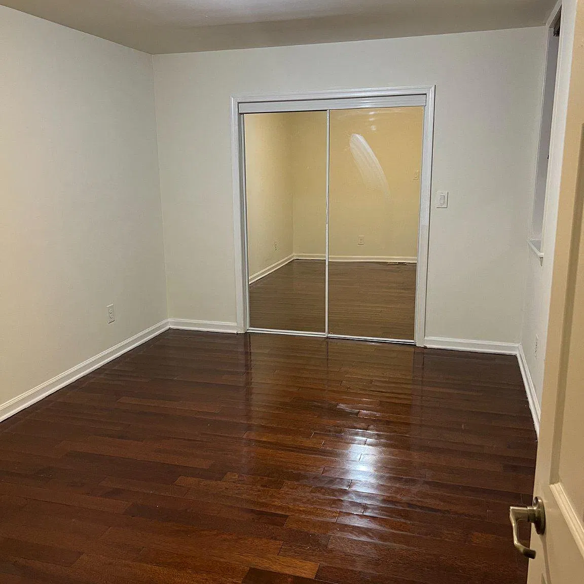 3 bed, 1.0 bath, 1920 sqft, $1,995 — Photo 4
