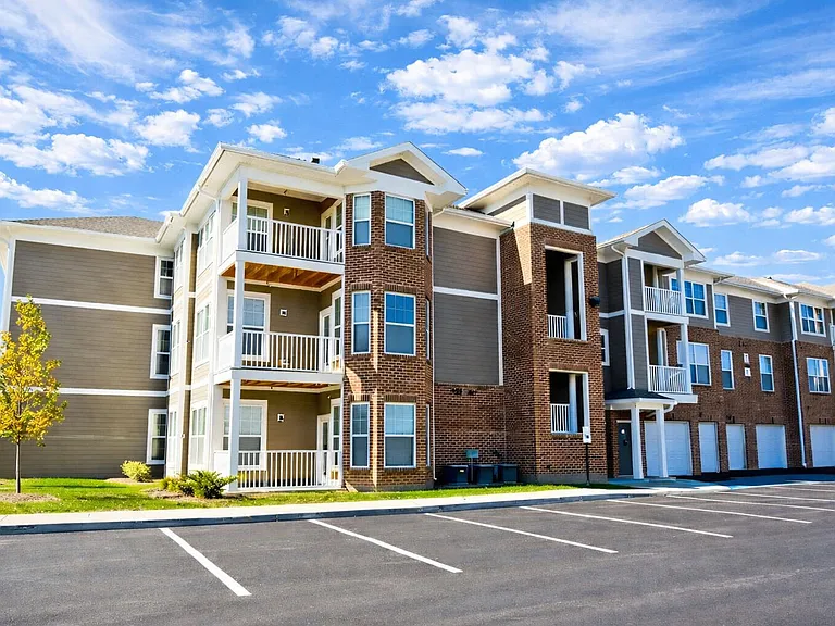 Burkart Crossing Apartments — Photo 60