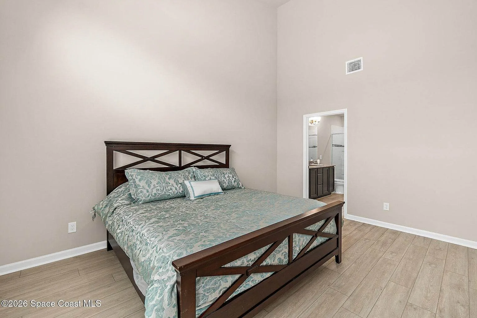 3 bed, 2.5 bath, $3,100 — Photo 4