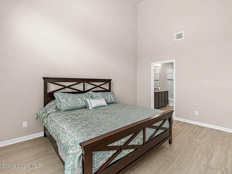 775 Simeon Dr — Photo 4