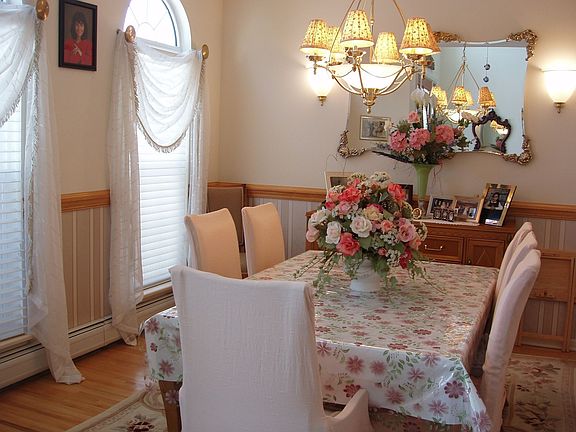 Formal Dinning room 