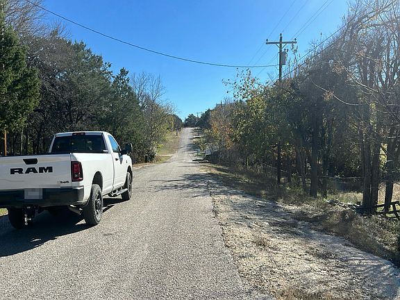 5th image of 472 Pecos Ln