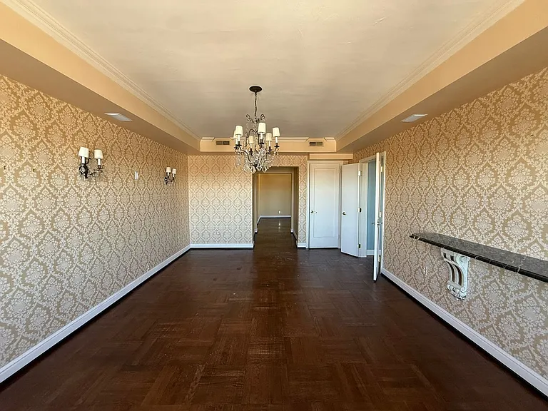 The Royal York Apartments — Photo 90