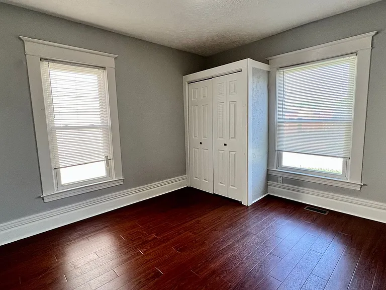 1133 Muskegon NW — Photo 10