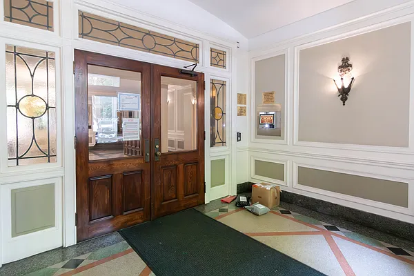 Rented by Rhona Realty | media 20