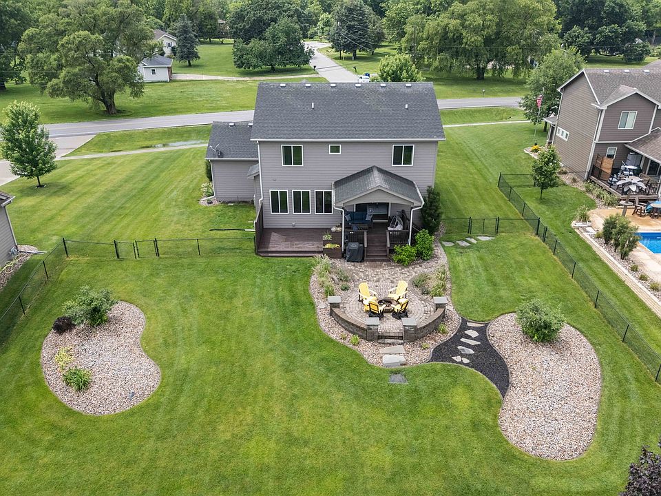 1st image of 1103 NE Frisk Dr