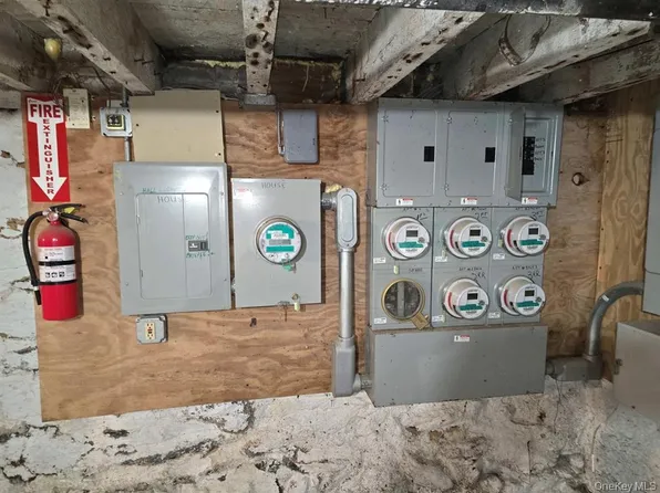 92-14 95th Avenue image 11 of 17