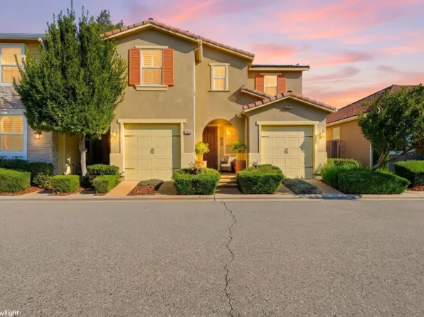 1521 N Encoure Way, Clovis, CA 93619