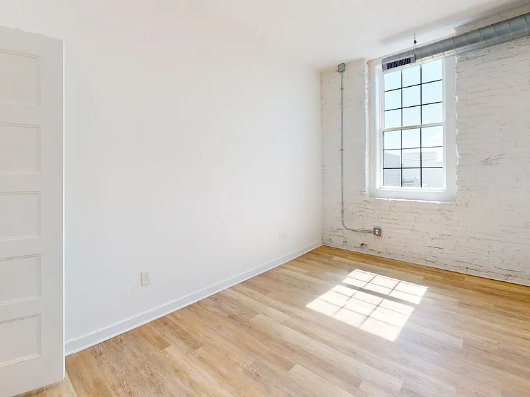 Bromley Dwelling — Photo 14