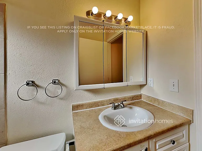 5003 S Richfield Cir — Photo 18