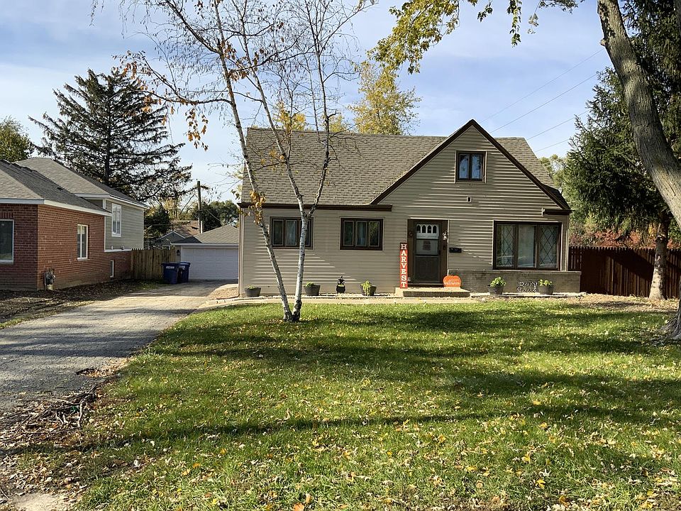 1st image of 568 Sandra Ave
