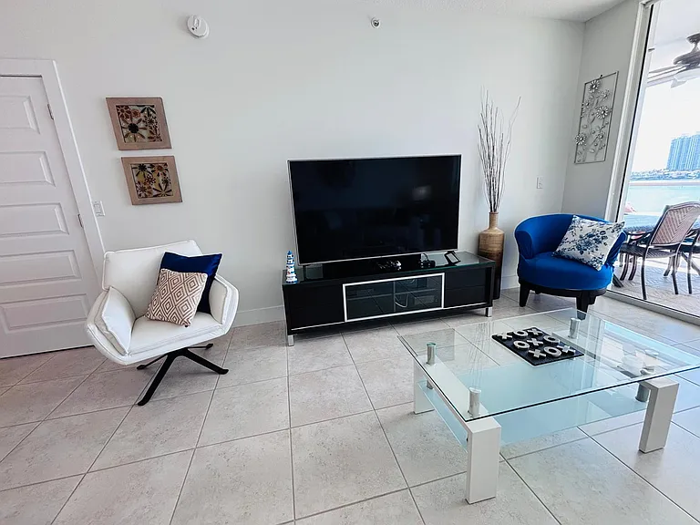 18100 N Bay Rd #508 — Photo 34