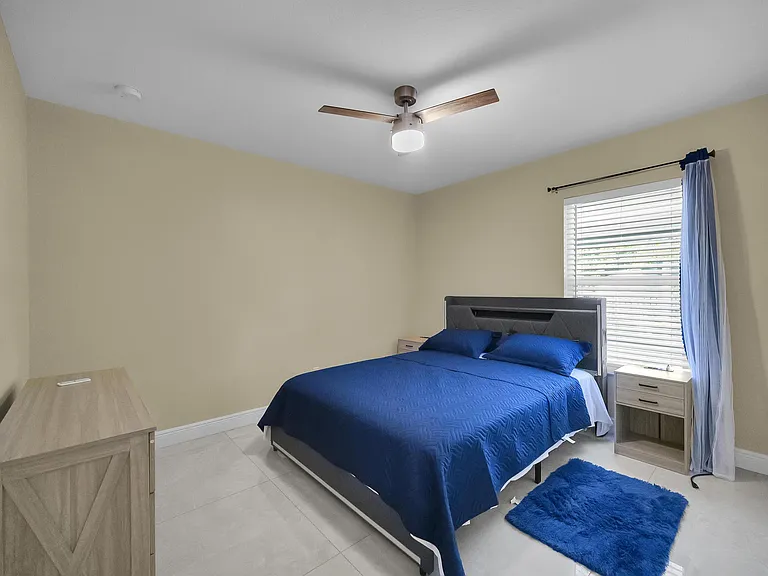 1037 SW Payne Ave — Photo 8
