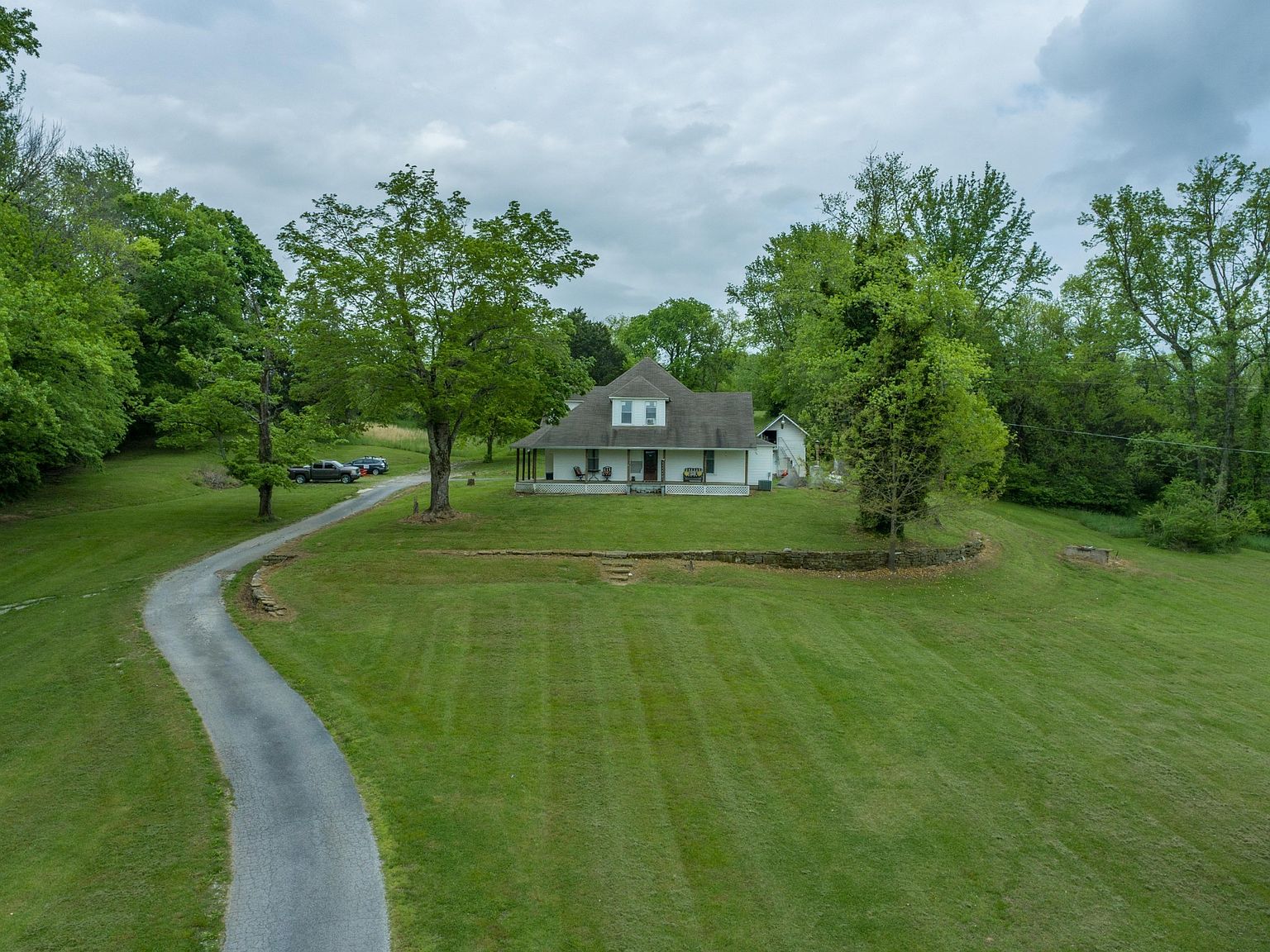 1503 Old Lake Rd, Lewisburg, TN 37091 Zillow