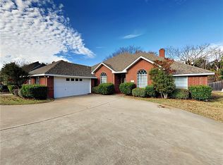 721 Robin Meadow Dr, Desoto, TX 75115