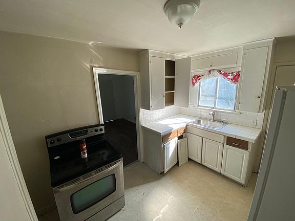 5th image of 843 W Pacific Ave #A