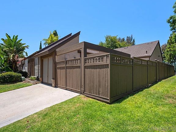 3rd image of 2848 Glen Canyon Cir