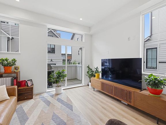 4th image of 237 Ridgeway Ave #13