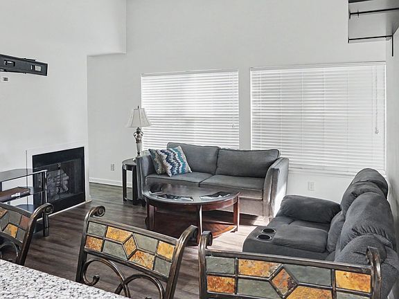 5th image of 1010 Charles St.