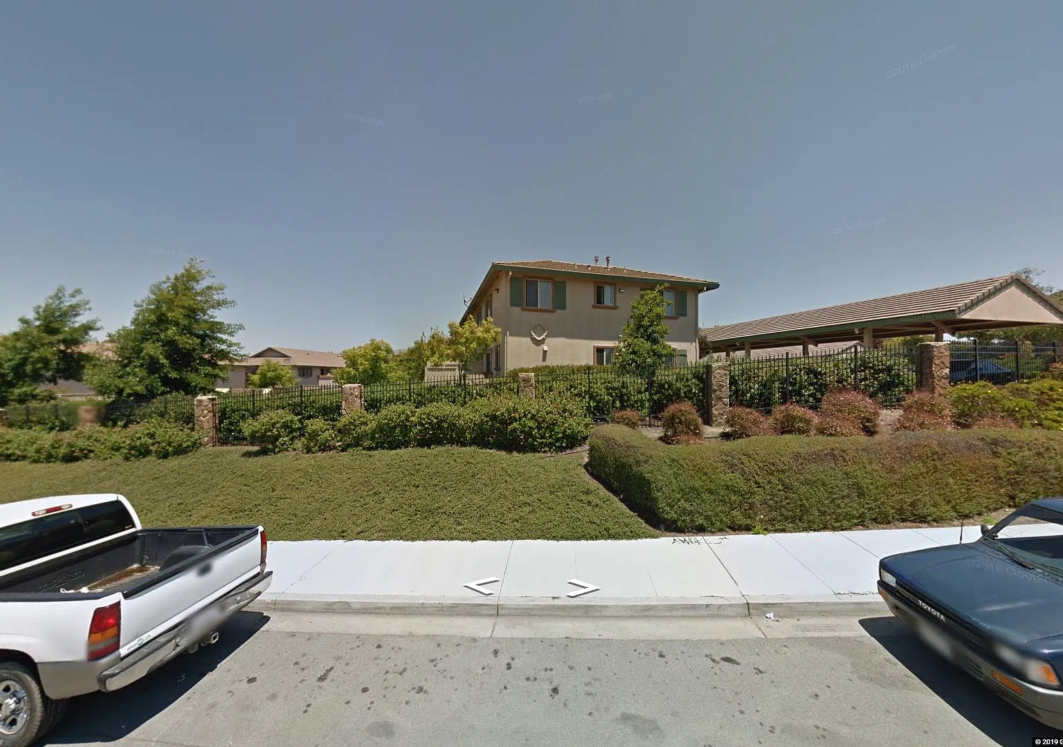 719 Garner Ave — Photo 1