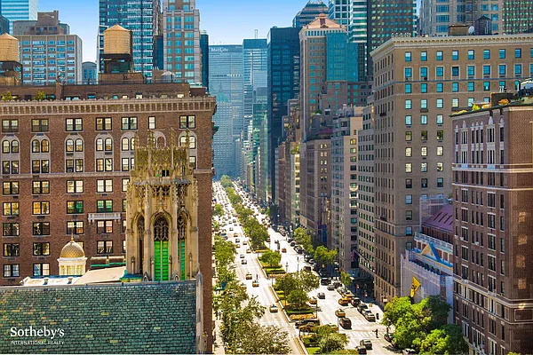 Sold by Sotheby's International Realty | media 8