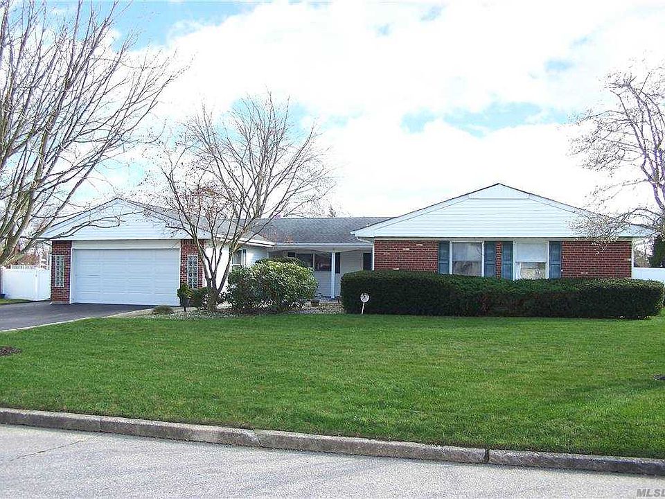 1st image of 36 Strathmore Village Dr