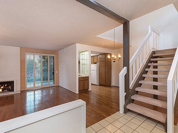 4th image of 2403 N North Creek Ln