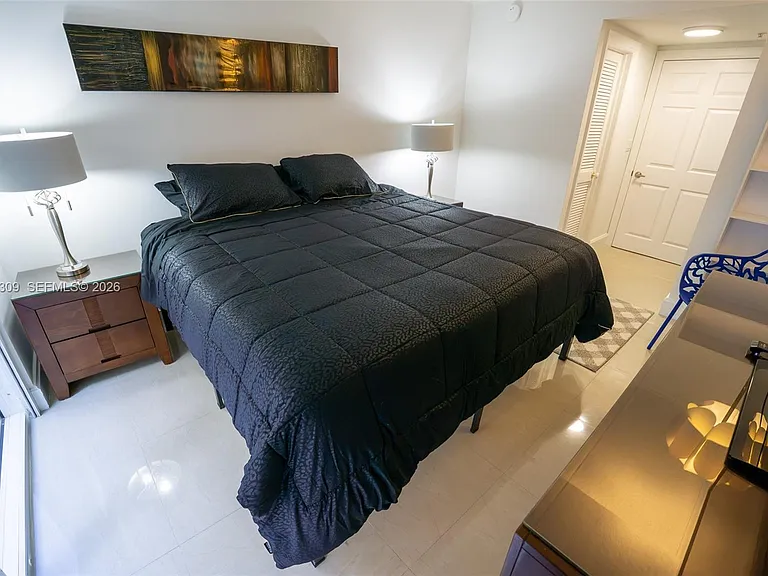 2951 S Bayshore Dr #716 — Photo 2