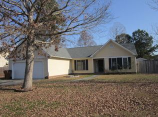 107 Raintree Cir, Jacksonville, NC 28540