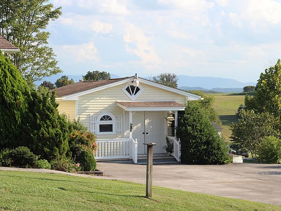 4th image of 1741 Goddard Ln