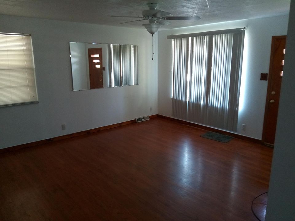 1st image of 2533 Stratford Ln