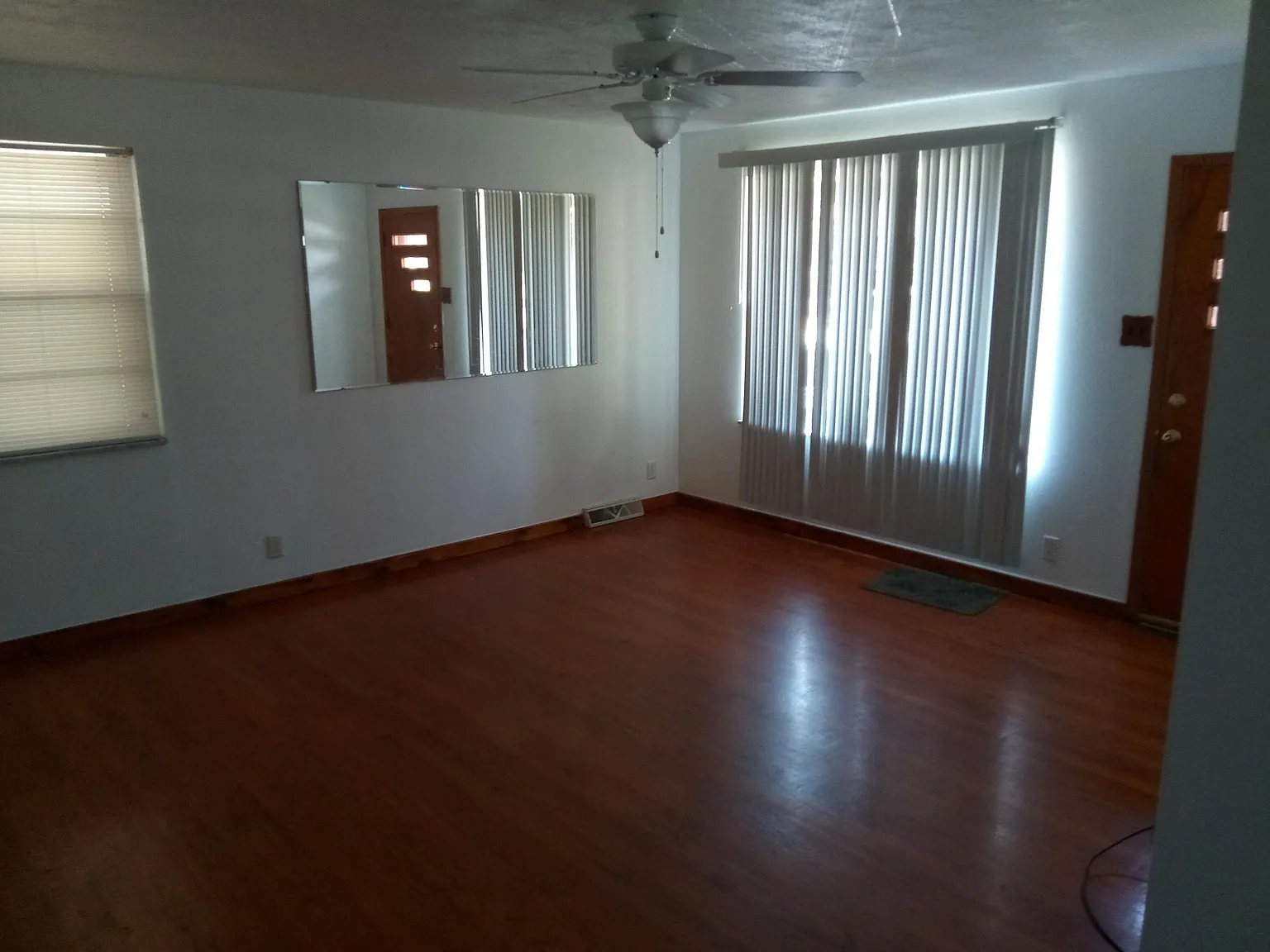 2533 Stratford Ln photo 1