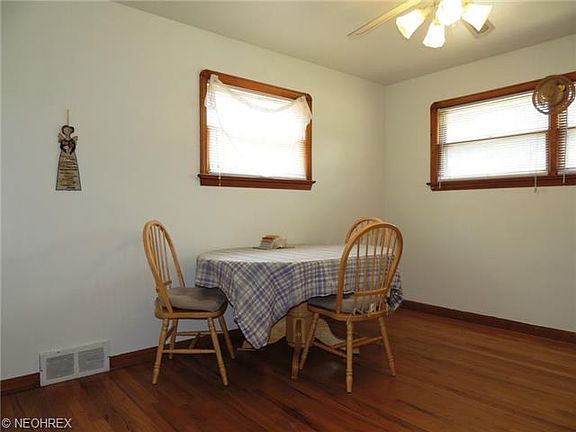 5th image of 3402 Torrington Ave