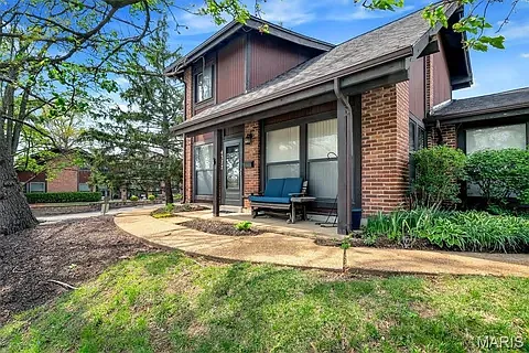 3 bed, 1122 sqft, $1,895 — Photo 2