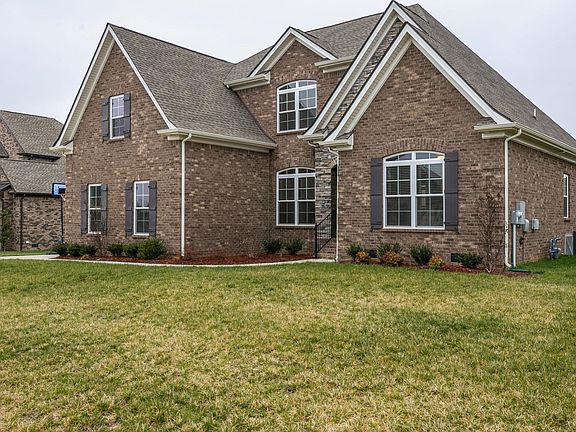 2nd image of 3020 Robinwood Dr