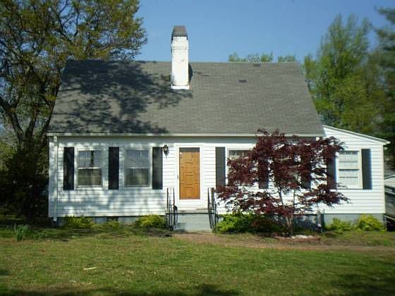 1st image of 226 Pine Knoll Dr