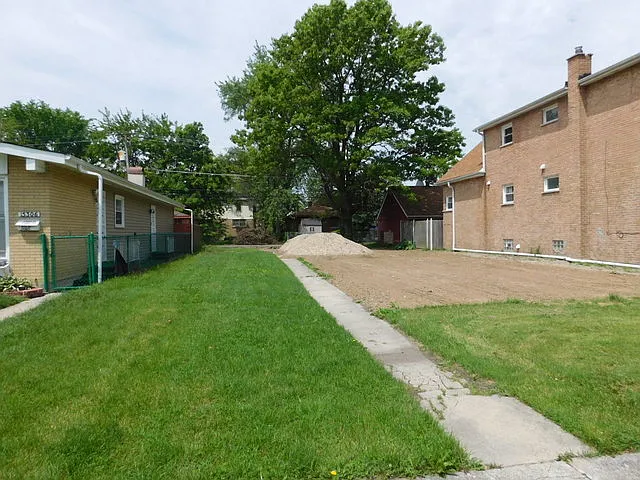 15302 Ashland Ave photo 1