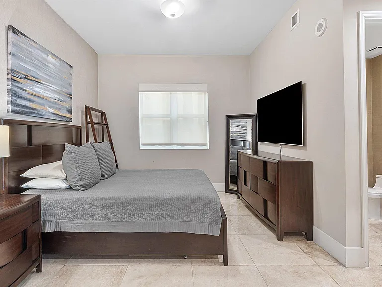 2640 Lake Shore Dr #107 — Photo 18