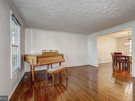 3rd image of 7106 Star Hill Ct