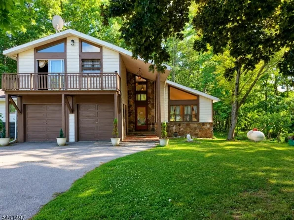 365 Lake Shore South #B, Montague Twp., NJ 07827
