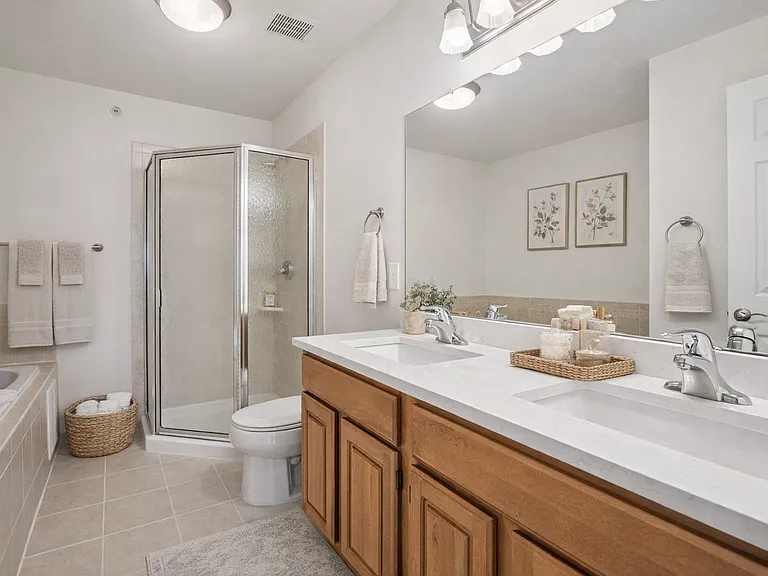 The Apartments At Weatherby — Photo 29